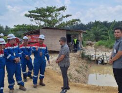 Santuni Warga, Atasi Banjir, dan Benahi Jalan di Duri 6 IMG 20260424 WA0002